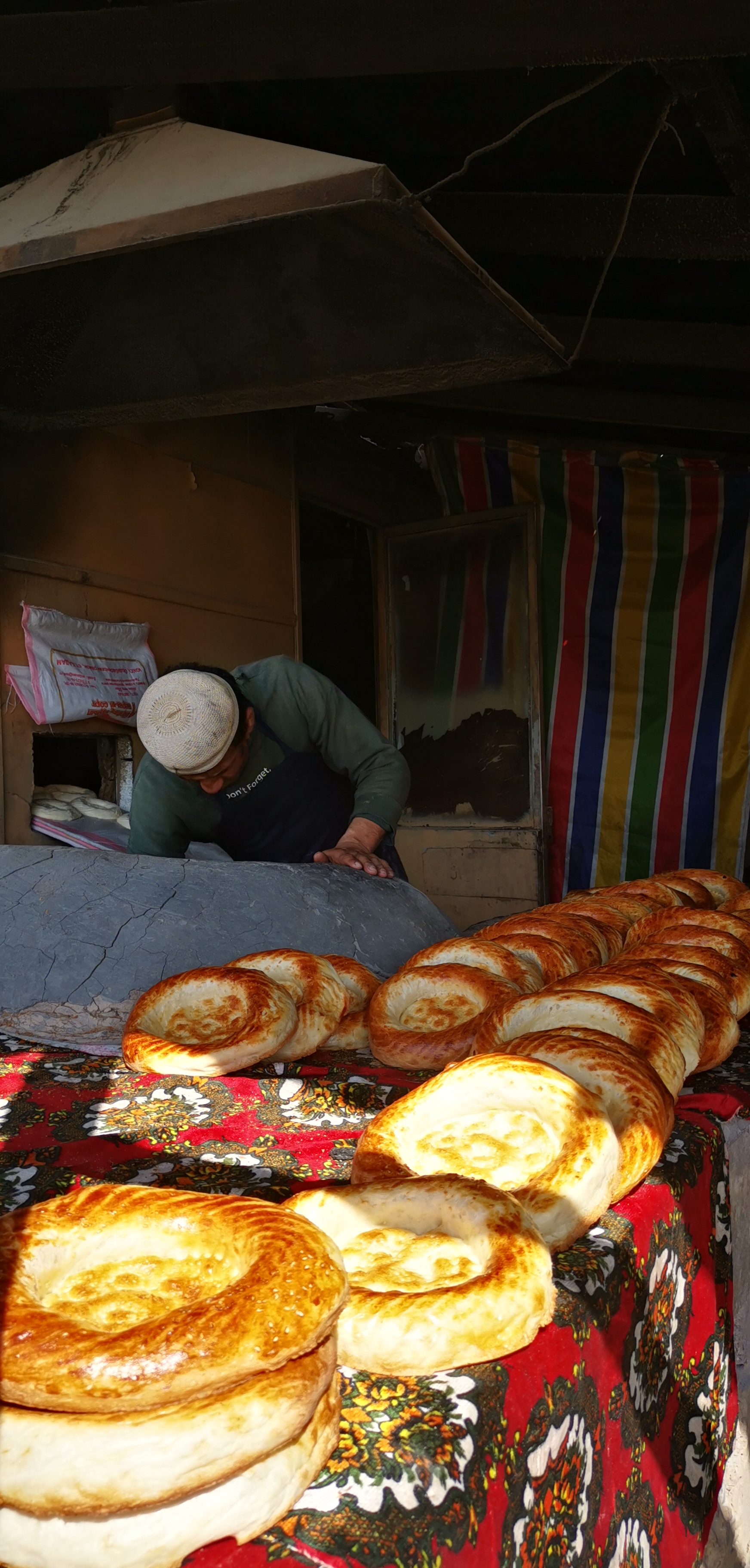 142.（吉国）Tynybek Uulu Mirbek 《Nomads' Staple Food - Naan》.jpg