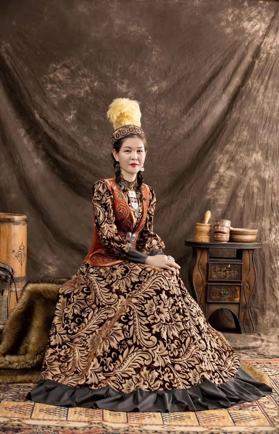247.1Nuersulitan Nuerjigeti《Kazakh Middle-Aged Woman (Mother Is the Most Beautiful)》.jpg
