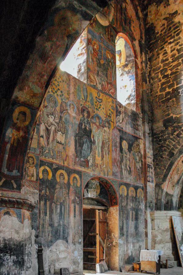 255.1（亚美尼亚）Nazaryan Sofia《The Beauty of the Carvings on the Church》.jpg