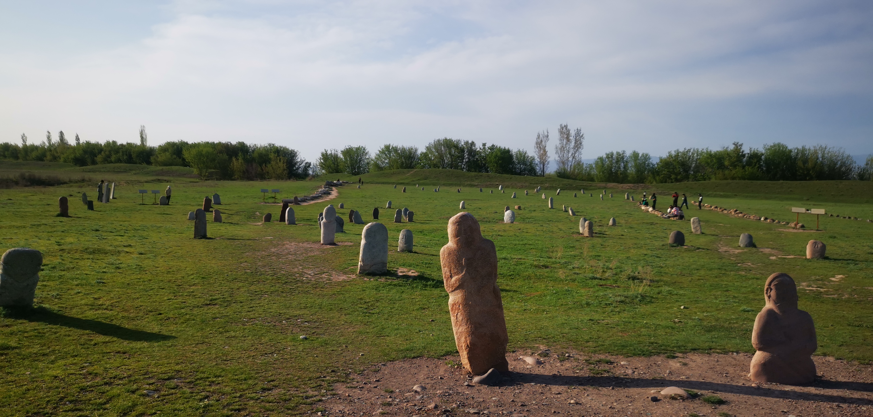 133.2（吉国）Ormonalieva Malika《The Ruins of Ak-Beshim》.jpg